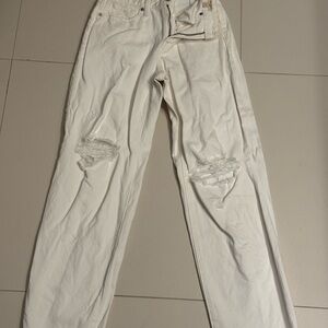 Madewell women’s Relaxed White Distressed Jeans